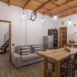 Guesthost - Il Cedro - Cozy House For 4