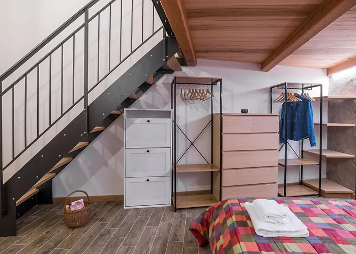 Guesthost - Il Cedro - Cozy House For 4 Moltrasio