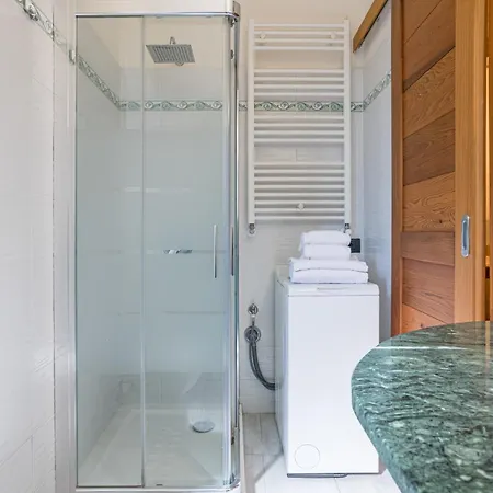 Guesthost - Il Cedro - Cozy House For 4 * Moltrasio