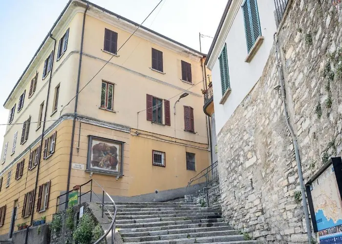 Guesthost - Il Cedro - Cozy House For 4 Apartamento Moltrasio